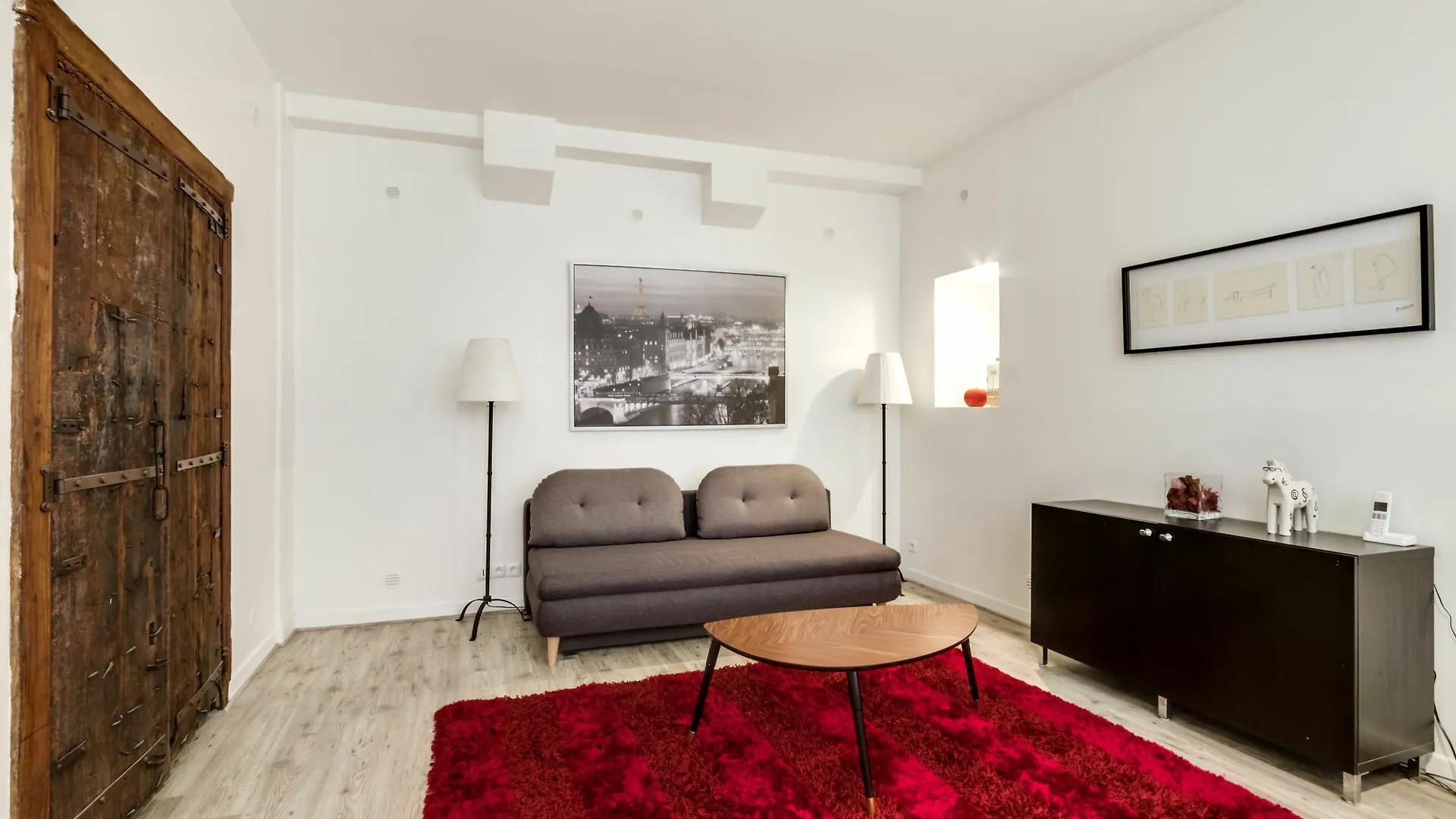 Du Louvre Apartment Paris