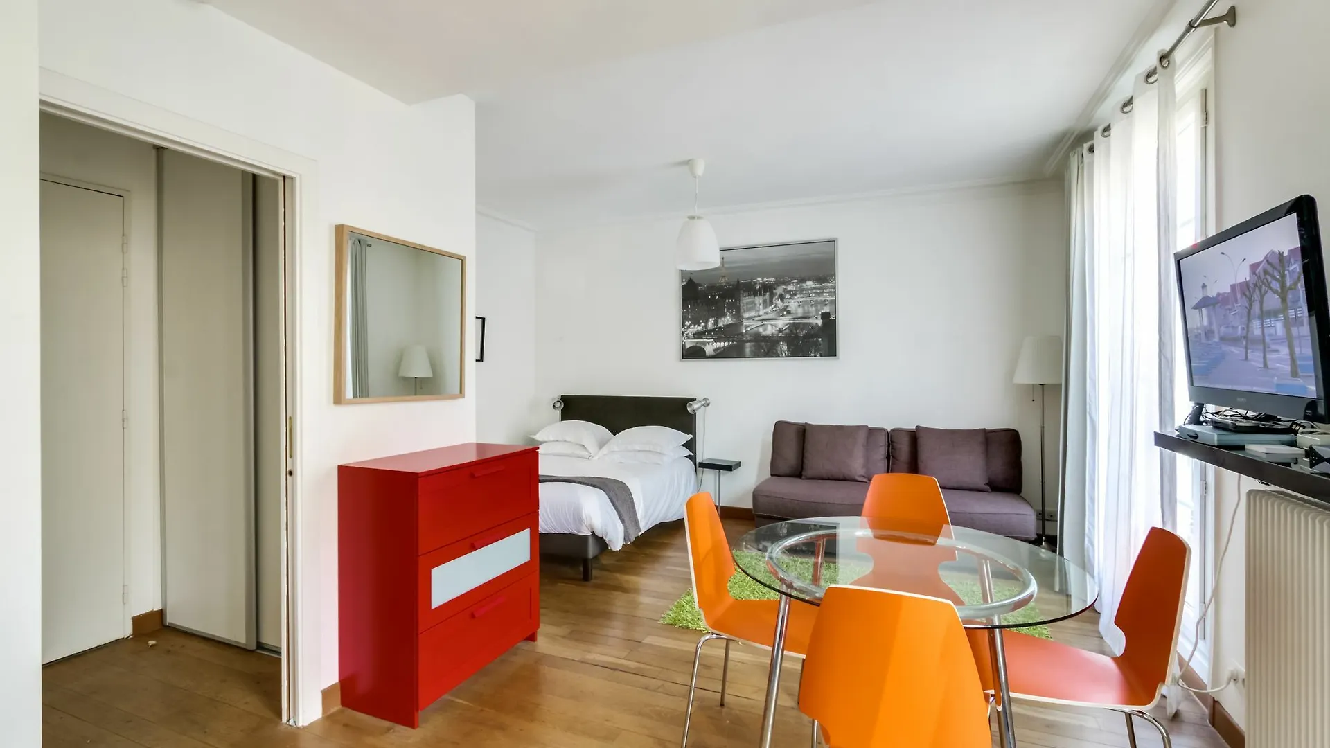 Du Louvre Apartmán
